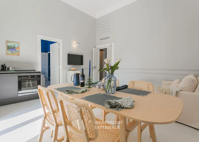 Wanderlust Experience Deco House *